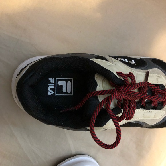 Fila runners. I bought them at winners and wore them once - Picture 5 of 6